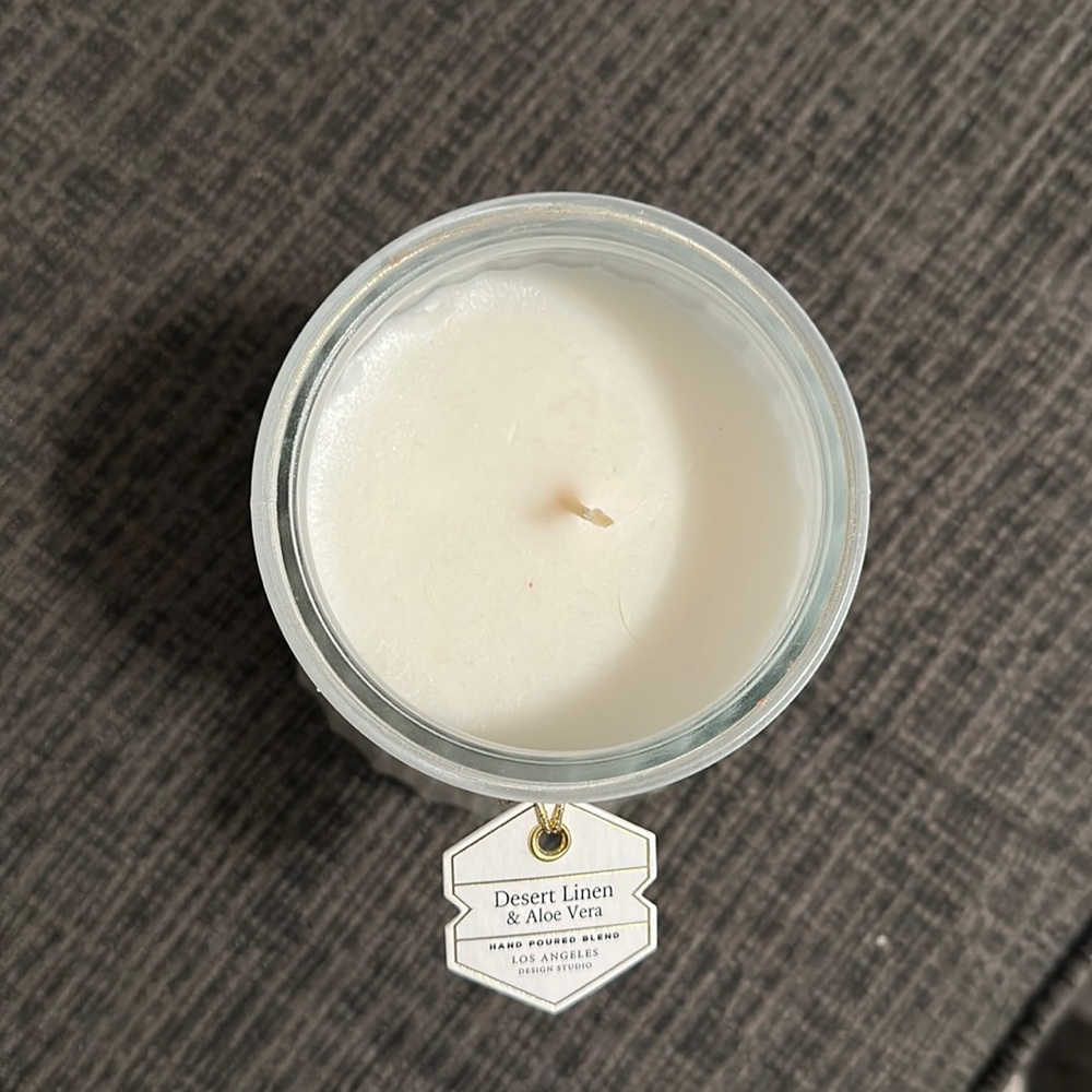 Handmade LA Design Studio hand poured Candle Desert Linen & Aloe Vera